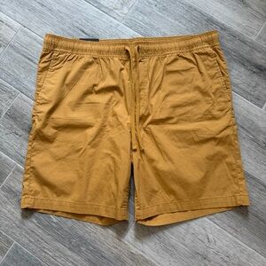 Banana Republic Mens 8" Chambray Deck Short Size XL
Draw String Honey Comb NWT